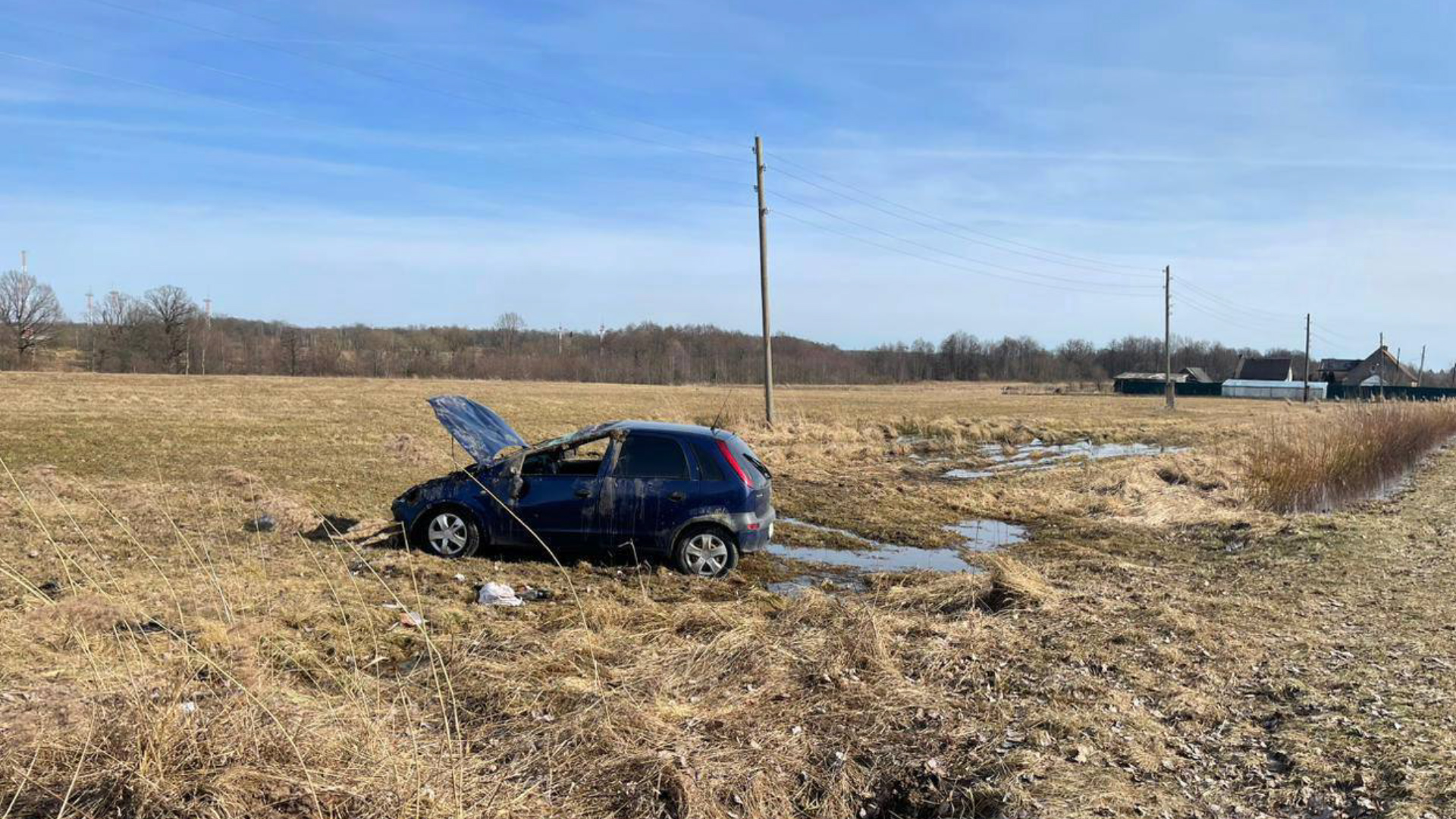 ДТП в Краснознаменском районе — машина опрокинулась в кювет —  Вести-Калининград