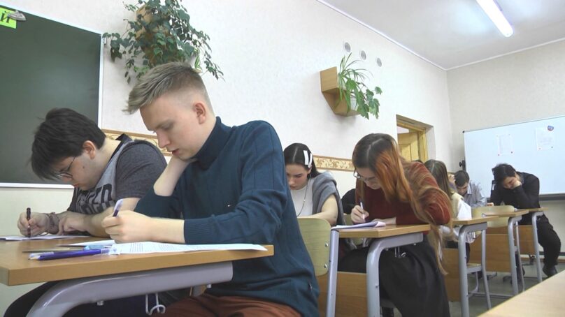 С начала весны в российских школах начинается проведение всероссийских проверочных работ