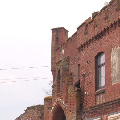 Арендаторы крепости Шаакен в посёлке Некрасово хотят сохранить аварийное крыло средневековой цитадели