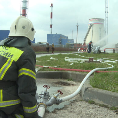 На Калининградской ТЭЦ-2 провели учения по тушению пожара на одном из её объектов