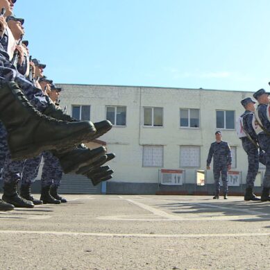 В Калининграде военные специального моторизованного полка Северо-Западного округа Росгвардии готовятся к параду Победы