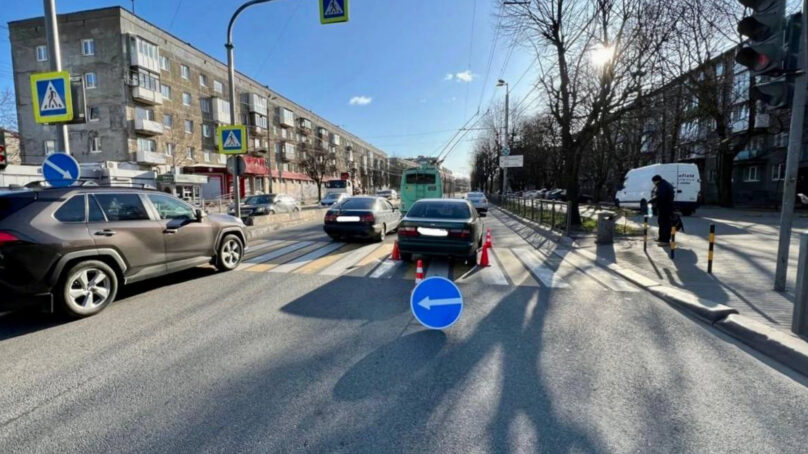 «Зебра» и зелёный сигнал светофора не обеспечили пешеходу безопасность