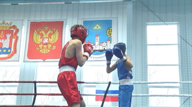 В Немане стартовало первенство области по боксу среди юношей и девушек в возрасте 12-14 лет