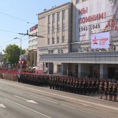 Военный парад с Площади Победы в Калининграде