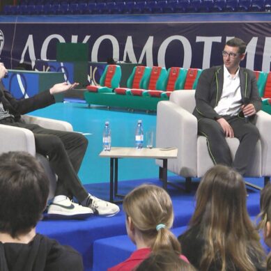 Глава Российской федерации баскетбола Андрей Кириленко посетил Калининград