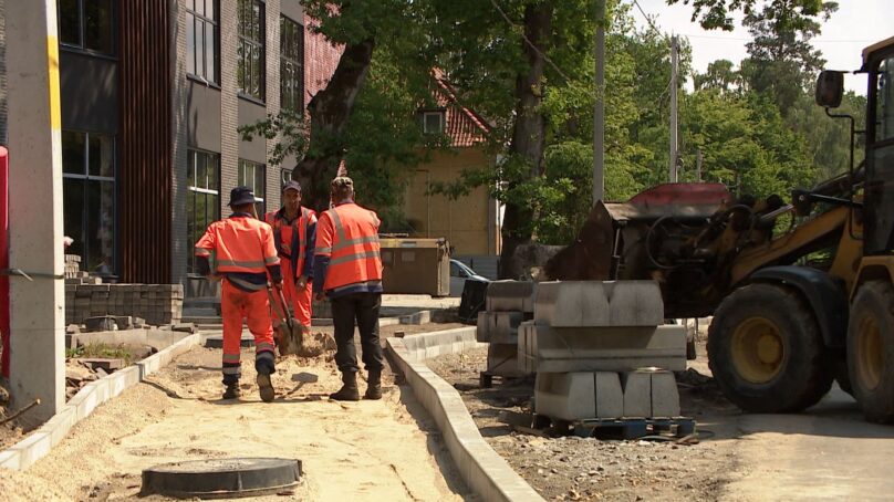Большая часть ремонтных работ на улице Карташева выполнена