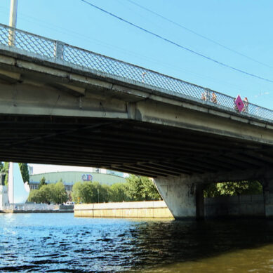 На эстакадном мосту в центре Калининграда проведут ремонт швов. Движение будет частично перекрыто