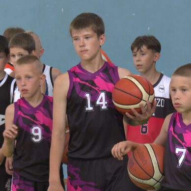 Для детей калининградского баскетбола тренировочное занятие в спортзале «Динамо» провёл капитан саратовского «Автодора»