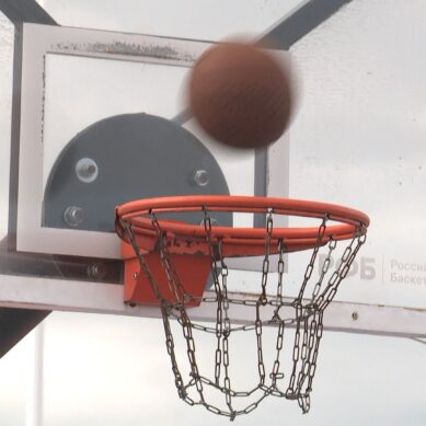 На стадионе «Калининград» стартовал многосерийный турнир по баскетболу