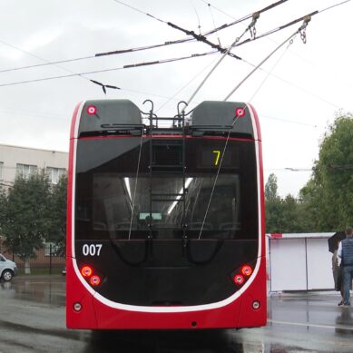 В Калининграде на обкатку вышел новый троллейбус «Синара» из Челябинска