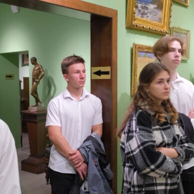 В музее «Хранители памяти» для одиннадцатиклассников провели необычный урок истории