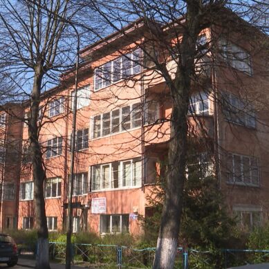 Городская больница №2 в Калининграде получила разрешение на реконструкцию здания поликлиники на улице Марины Расковой