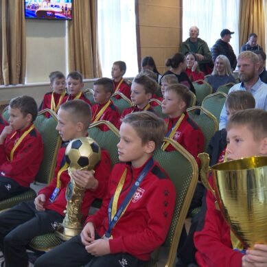 Ребята из детско-юношеской спортивной школы №5 стали абсолютными чемпионами всероссийского фестиваля «Загрузи себя футболом!»