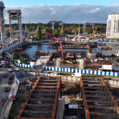 В Калининграде смонтировали первые блоки пролетного строения дублера двухъярусного моста