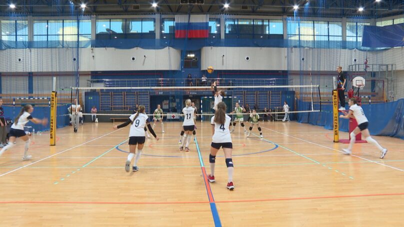 На малой арене Дворца спорта «Янтарный» разыграли ежегодные соревнования среди девушек