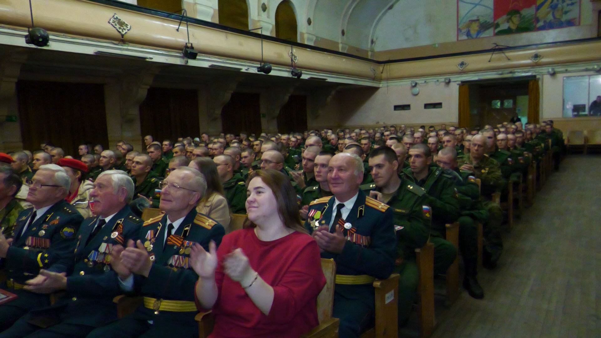 Праздничный концерт ко Дню военного связиста в Гусеве подарил множество  неожиданных открытий — Вести-Калининград