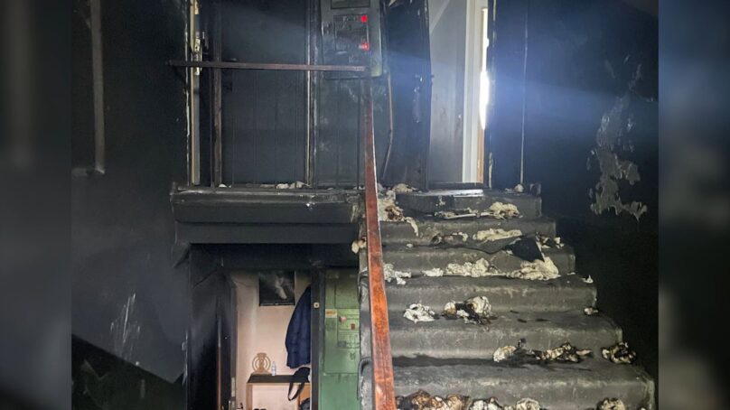 В Калининграде пожарные спасли 8 человек, которые могли погибнуть при пожаре в жилом доме