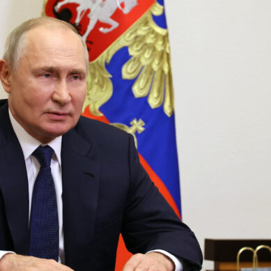 Владимир Путин поздравил работников налоговых органов с профессиональным праздником