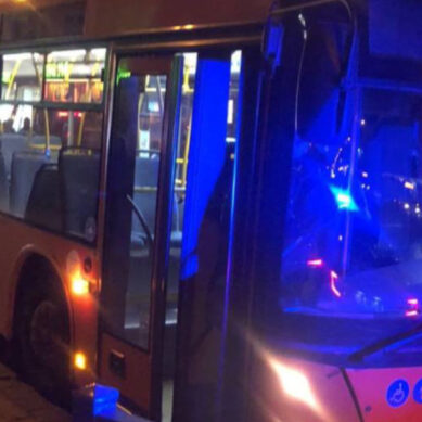 При падении в салоне автобуса пострадала женщина