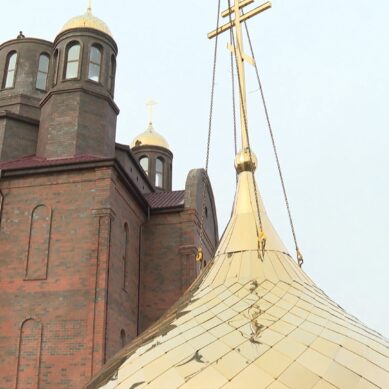 На соборе рядом со Свято-Елисаветинским монастырём установили главный купол