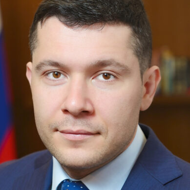 Новогоднее обращение губернатора Антона Алиханова к жителям Калининградской области начнётся сегодня в 23:55