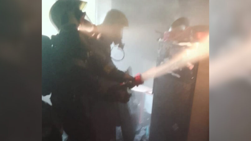 В Калининграде пожарные ликвидировали пожар в пятиэтажном доме на Красной