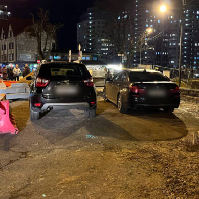 В Калининграде начали ремонтировать участок улицы Октябрьской и тротуар у Медового моста