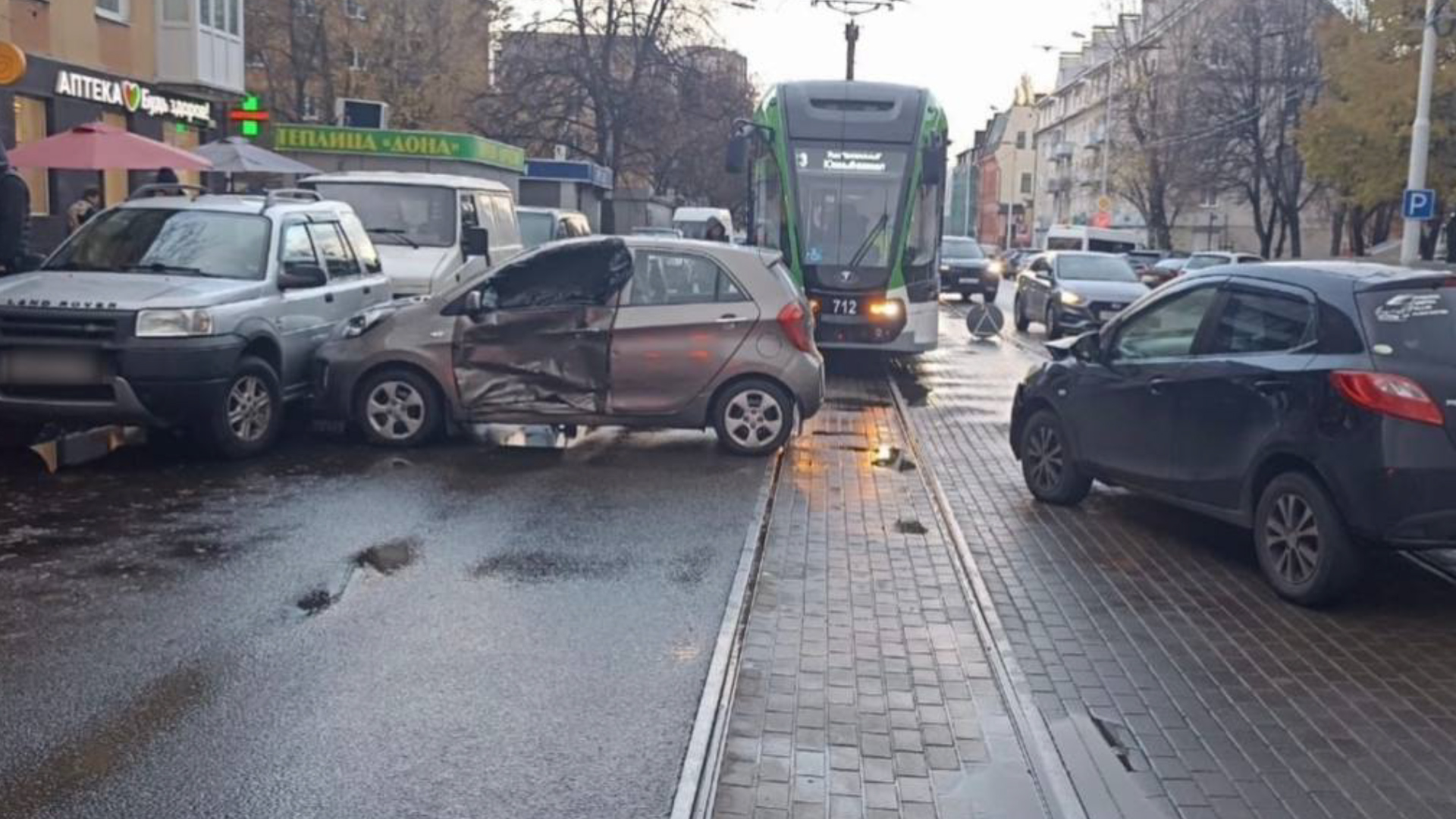 В Калининграде на Багратиона столкнулись два автомобиля — Вести-Калининград