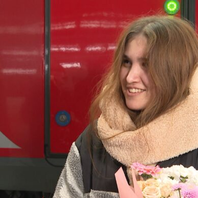В День работника транспорта России 7-миллионного клиента Калининградской пригородной пассажирской компании встретили на Южном вокзале