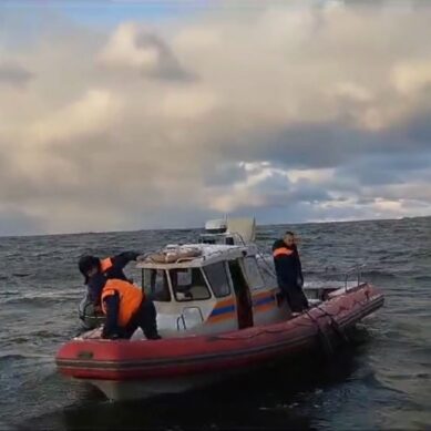 Пятеро на лодке, которая перевернулась. В Балтийском море сегодня спасли рыбаков