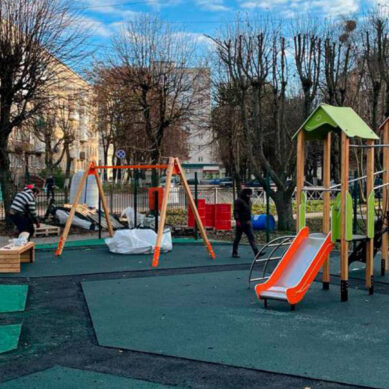 В Светлом скоро откроется новая детская площадка на улице Коммунистической