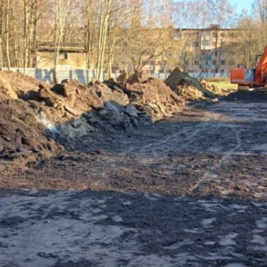 В Светлогорске готовят стройплощадку для нового корпуса начальной школы