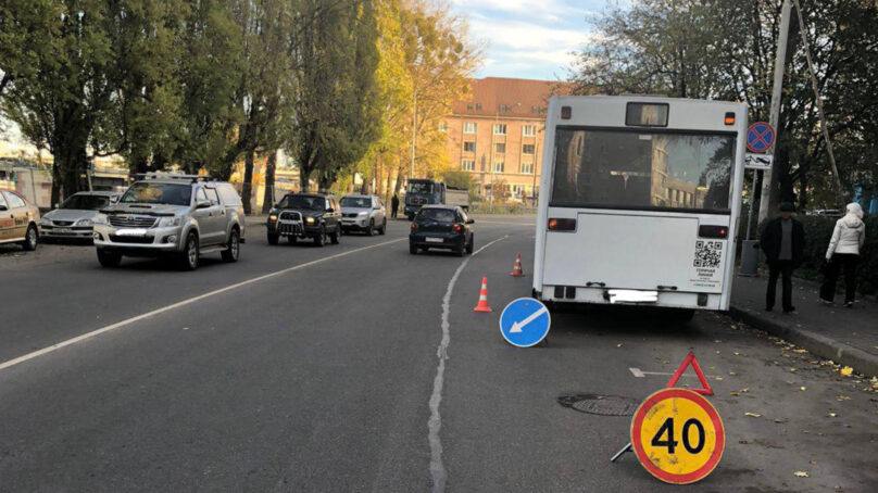 В калининградском автобусе упала и ударилась пассажирка