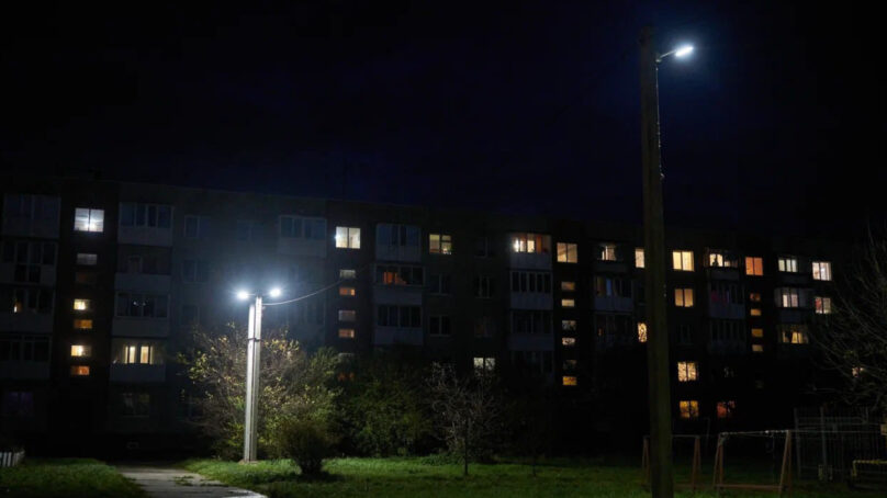 В посёлке Донское установили 54 новых фонаря уличного освещения