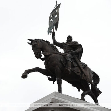 В Минске у российского посольства открыли памятник Александру Невскому