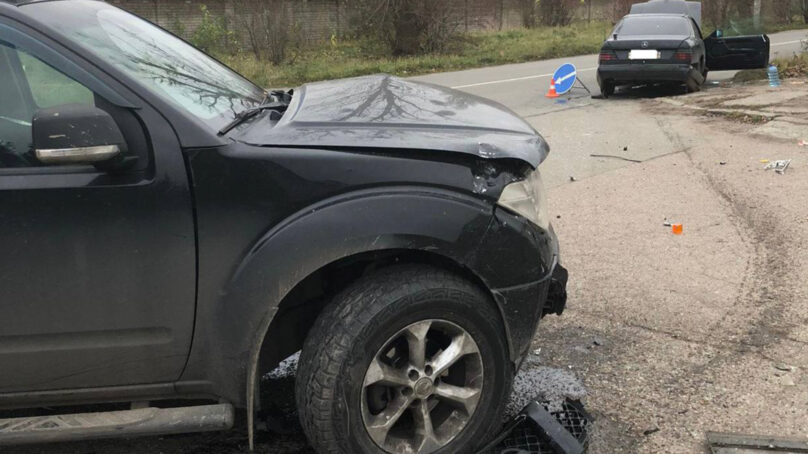 Молодой водитель пострадал в столкновении двух автомобилей на улице Камской