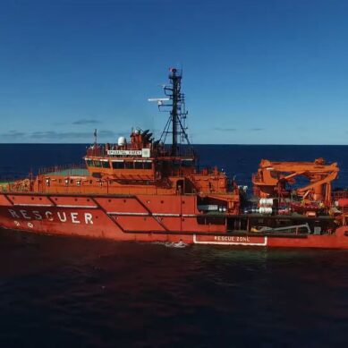 Экипаж судна «Спасатель Карев» начал ремонт кабеля связи. Он пролегает по дну Балтийского моря между Петербургом и Калининградом