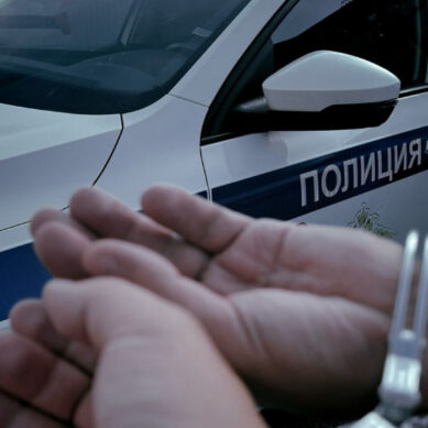 Калининградец пытался съесть пакет с мефедроном на глазах у полиции