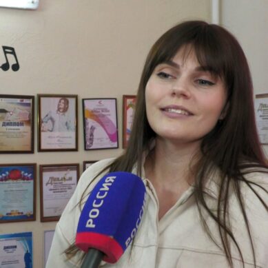 Официальную песню волонтеров Всемирного фестиваля молодежи исполнила Любовь Брель из Черняховска