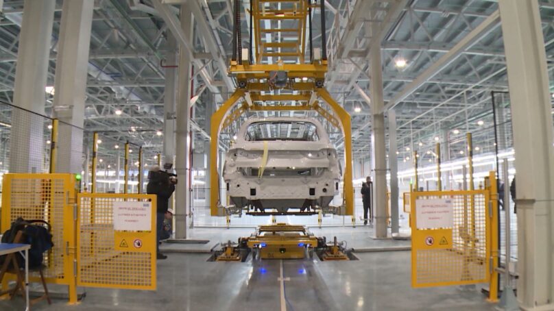 «Моторинвест» и «Автотор» подписали соглашение о производстве партии кроссоверов Dongfeng. Их будут выпускать в Калининграде