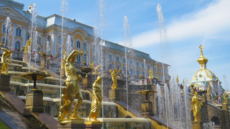 Волшебство праздничного Петербурга: новогодние экскурсии 2023-2024