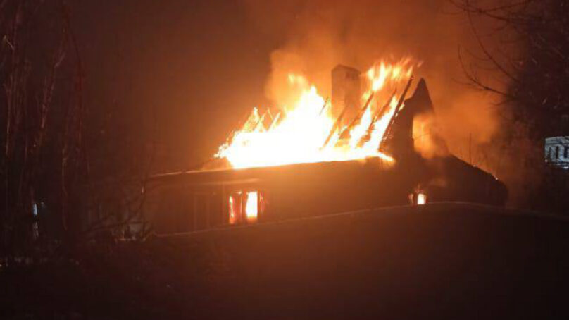 Сегодня ночью в Балтийске сгорел жилой дом