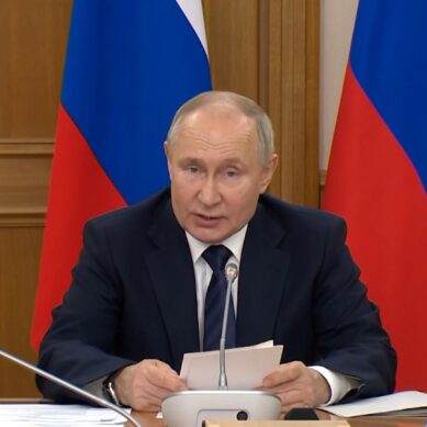 Путин в Калининграде. О чем шла речь на совещании по социально-экономическому развитию региона