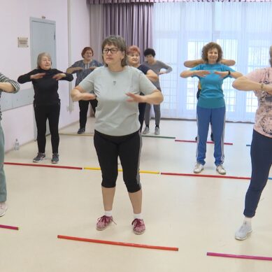 «Балтийское долголетие». В Гурьевске прошло первое в этом году спортивное занятие для пожилых людей