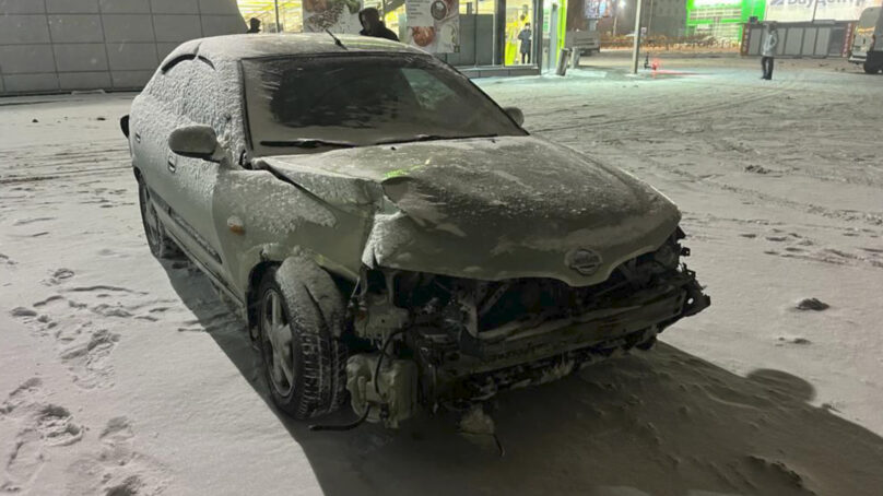 В Калининграде на Гайдара водитель не справился с управлением и врезался в дорожное ограждение