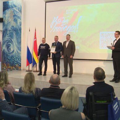Активные жители региона получили специальную премию от Народного фронта «Команда Путина». В их числе наши коллеги-журналисты