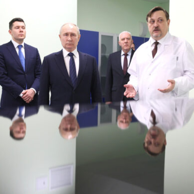 Путин ознакомился с оснащением нового областного онкологического центра в поселке Родники