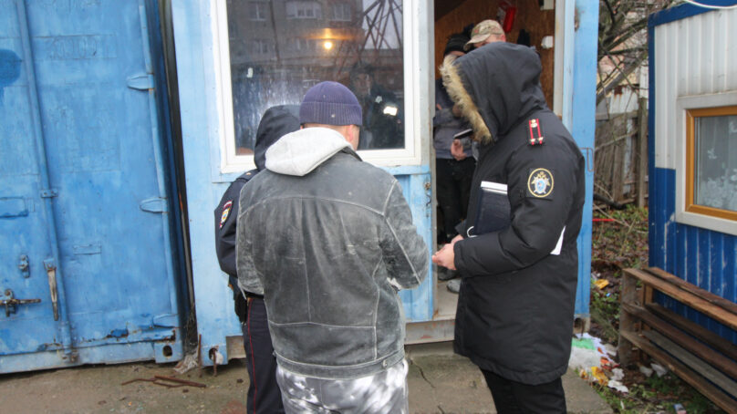 На стройках Калининградской области выявлены и поставлены на воинский учет экс-мигранты