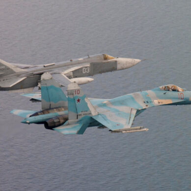 Экипажи Су-24 авиации Балтфлота отрабатывают бомбоштурмовые удары