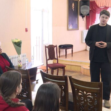 В Калининграде юные музыканты пообщались со знаменитым скрипачом Петром Лундстремом